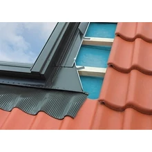 FAKRO EHS-A - Burkolókeret FSP füstelvezető ablakhoz magasprofilú tetőfedő anyaghoz 90 mm-ig